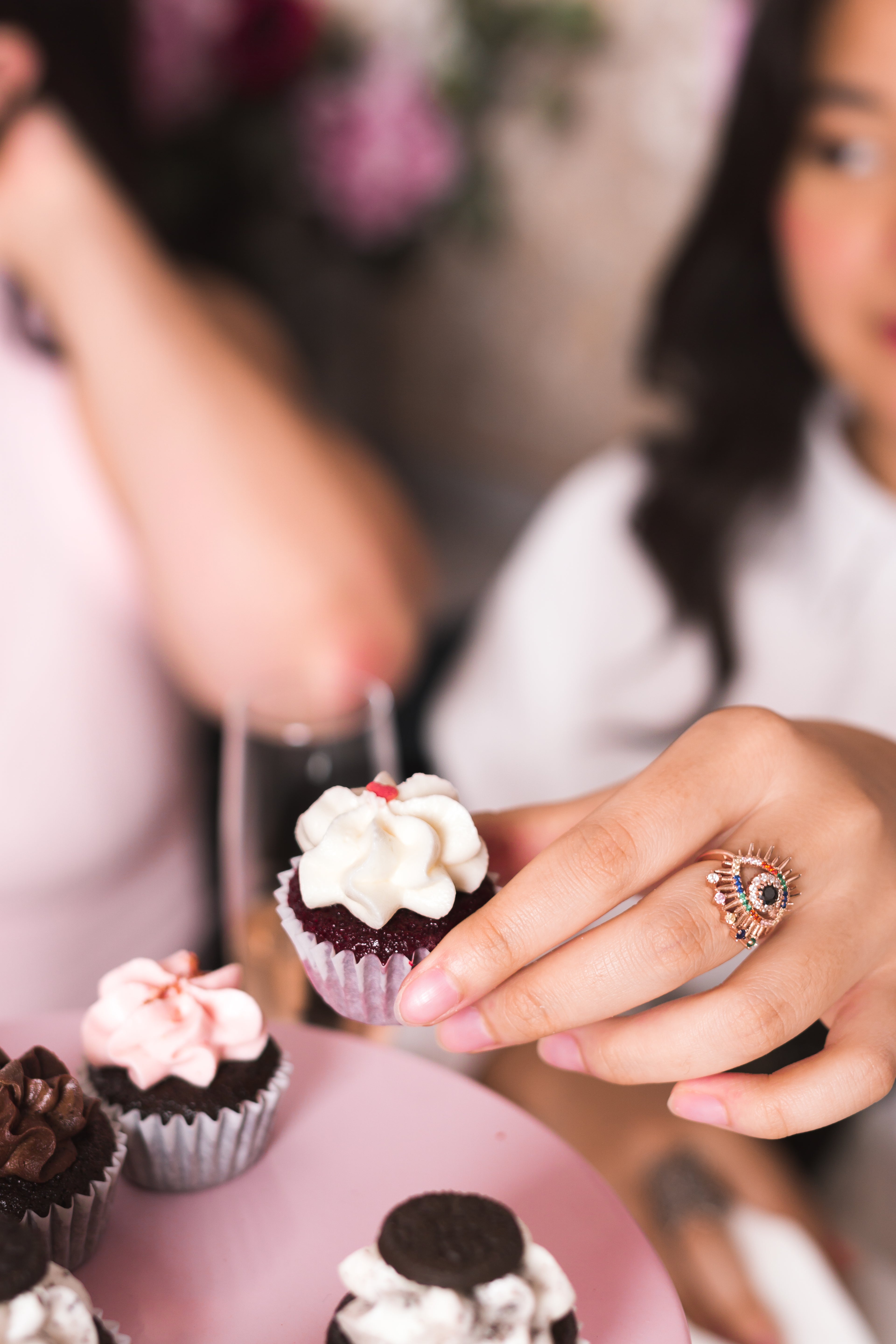 Un Día de Lujo: Tour por un Hotel/Viñedo 5 con La Cava Cakery