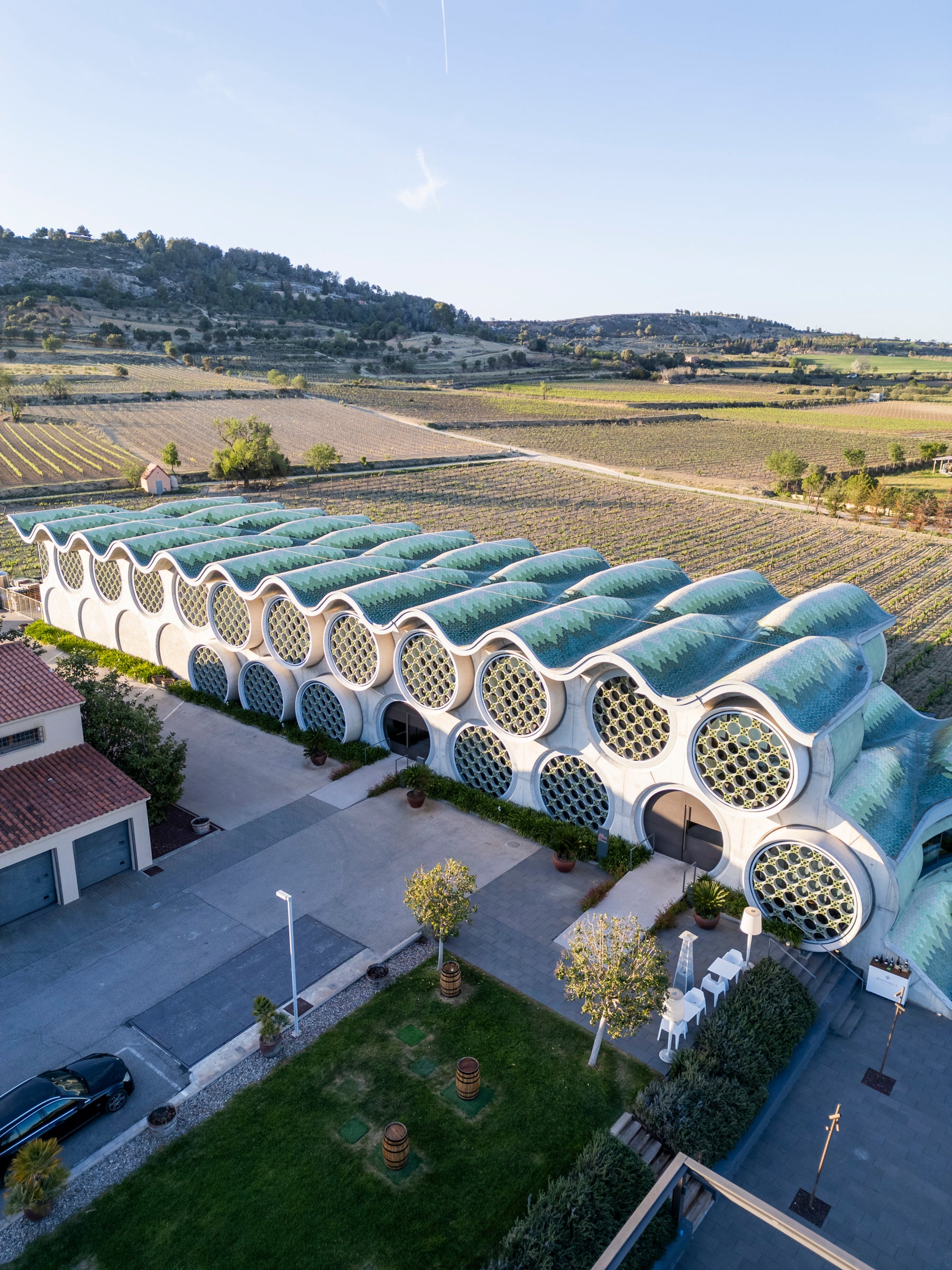 A Day of Luxury: Tour of 5* Hotel/ Vineyard with La Cava Cakery