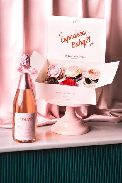 Complete Experience 6 Pink Cupcakes &amp; 1 bottles of Cava Rose and 6 Gold Cupcakes &amp; Brut Cava - The perfect gift!
